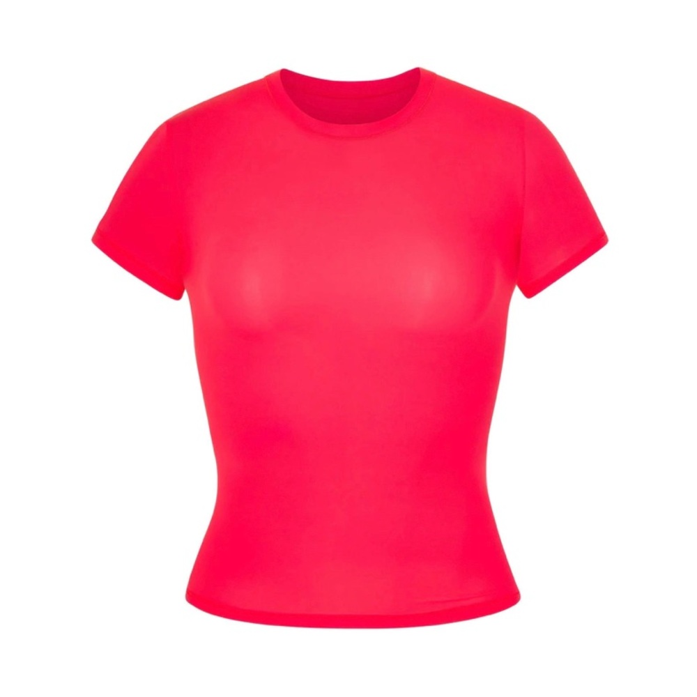 Skims fits everybody shirt